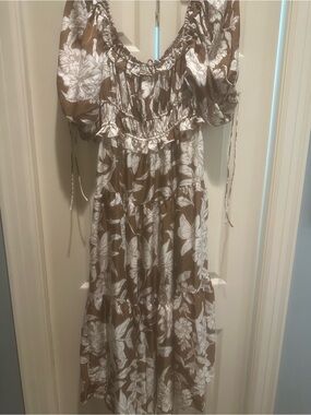 En Saison Brown and White Floral Puff Sleeve Midi Dress